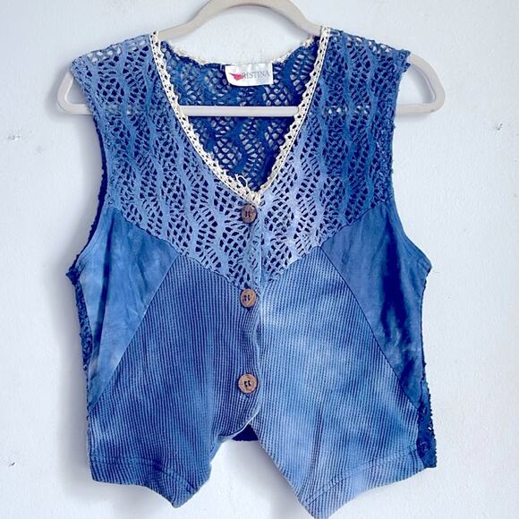 Vintage crocheted lace button up sleeveless vest tank top - Picture 1 of 6